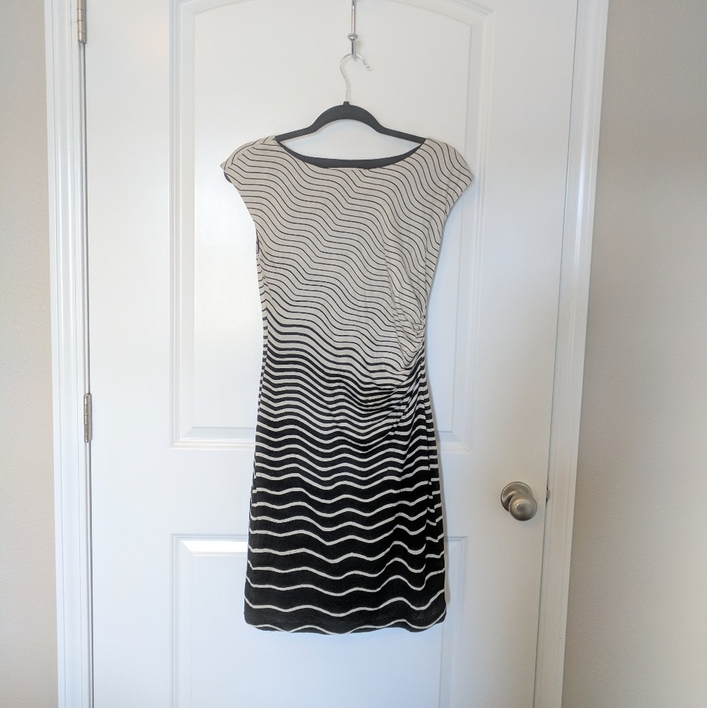 LOFT Ruched Sheet Dress - Picture 4 of 6